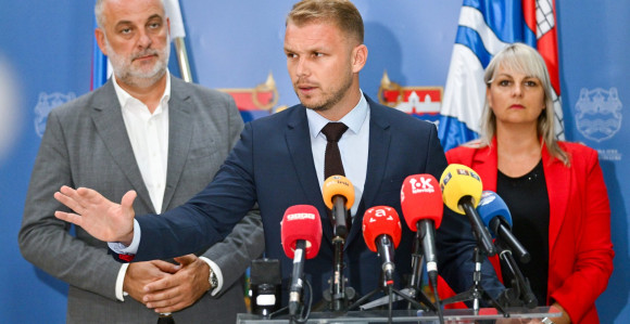 Politika SNSD-a vuče sve u još dublji ponor i ambis