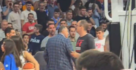 Dodik žestoko izviždan na utakmici Srbije (VIDEO)
