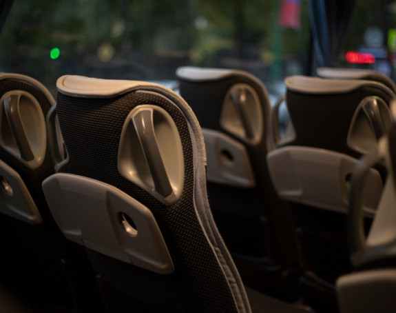 Kamenovan autobus sa srpskim turistima u Grčkoj