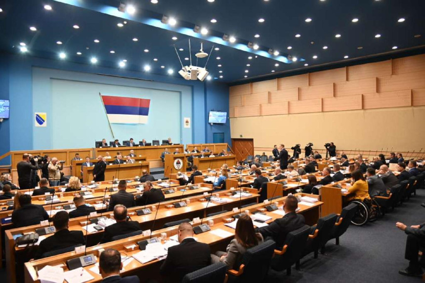 NSRS: Pala Vlada, usvojena ostavka premijera Viškovića (UŽIVO)