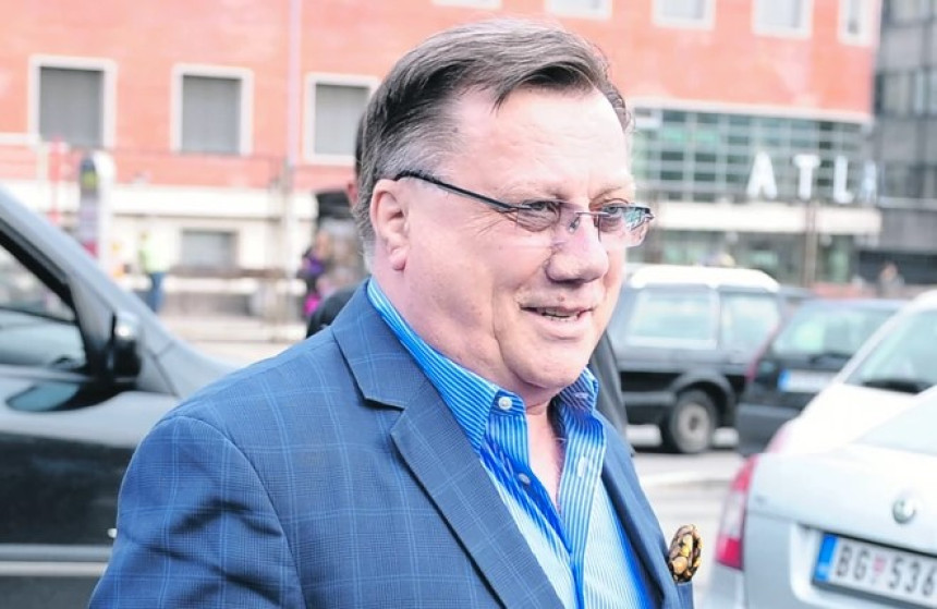 Halid Bešlić završio u bolnici, otkazani koncerti