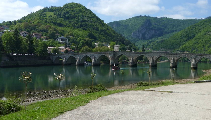 Danas sunčano i promjenljivo oblačno, temperatura do 28 °C