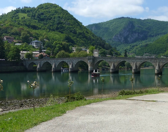 Danas sunčano i promjenljivo oblačno, temperatura do 28 °C