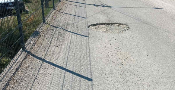 Banjaluka: Velika rupa na putu, opasnost, ali i ruglo 