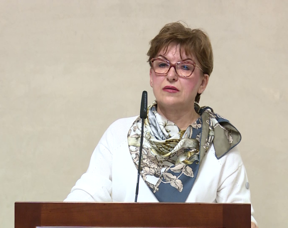 Vidovićeva zapošljava u Ministarstvo finansija zdravstvene radnike i vazduhoplovce?!