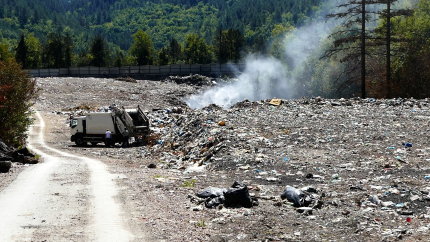 Још нема рјешења за нелегалну градску депонију (ВИДЕО)