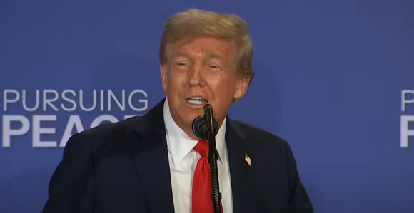 Prvi put u istoriji Amerike, Tramp smijenio guvernerku