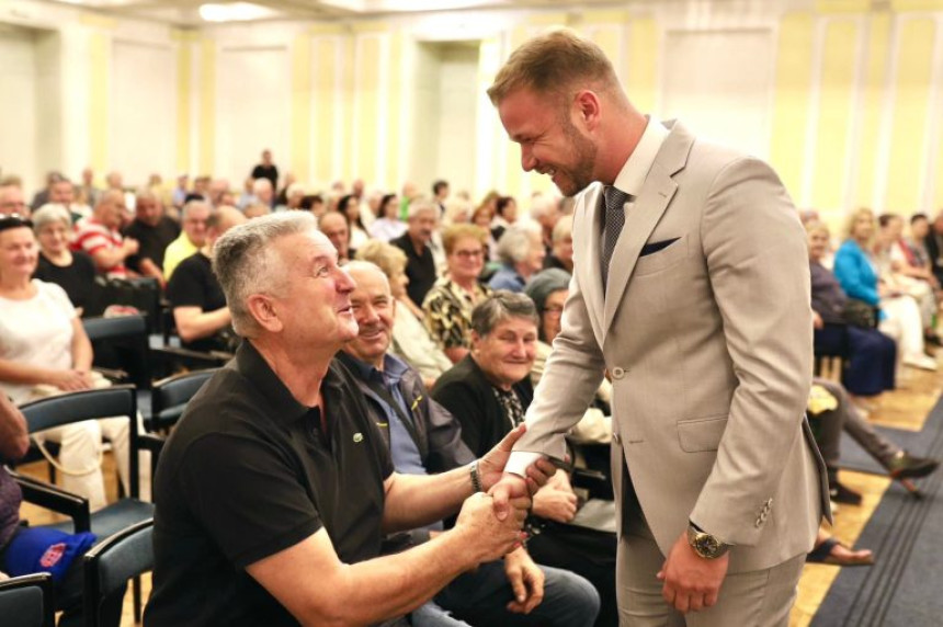 Besplatan javni prevoz koristi 24.000 penzionera u BL