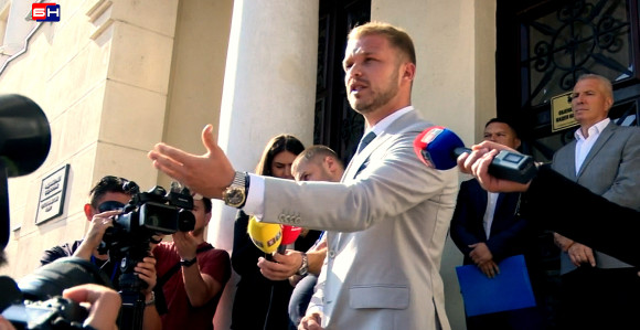 SNSD blokira sve i ne želi da razgovara o problemima (VIDEO)