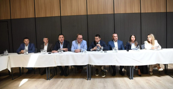 Mudre glave OC: Emituju akcije da vrate dugove