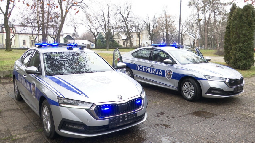 Аутомобилом прошао кроз спуштену рампу на ГП Батровци