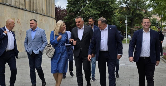 SNSD poziva na mitinge “Stop pljački predsjednika Dodika”!?