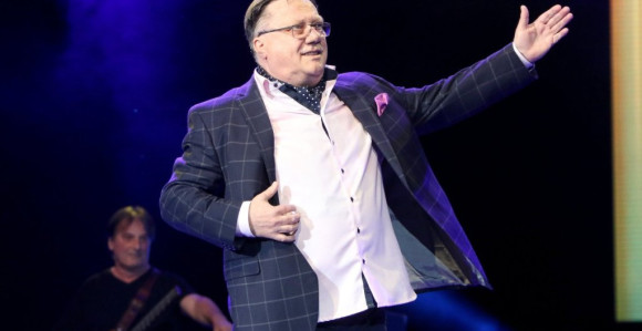 Dok se bori za život Halid Bešlić dobio poklon