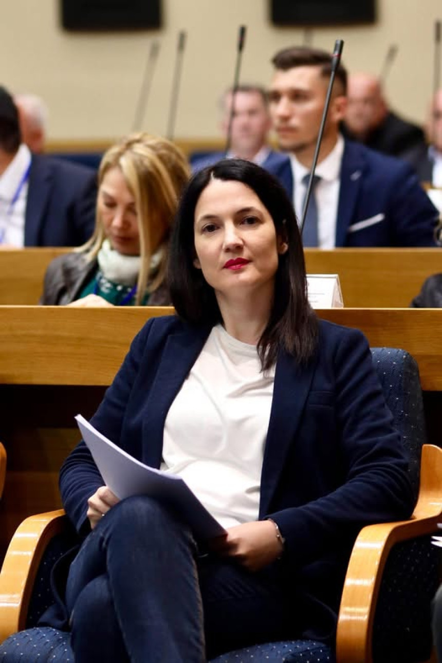 Порука Додику: Одлази, човјече, не вуци све у амбис!