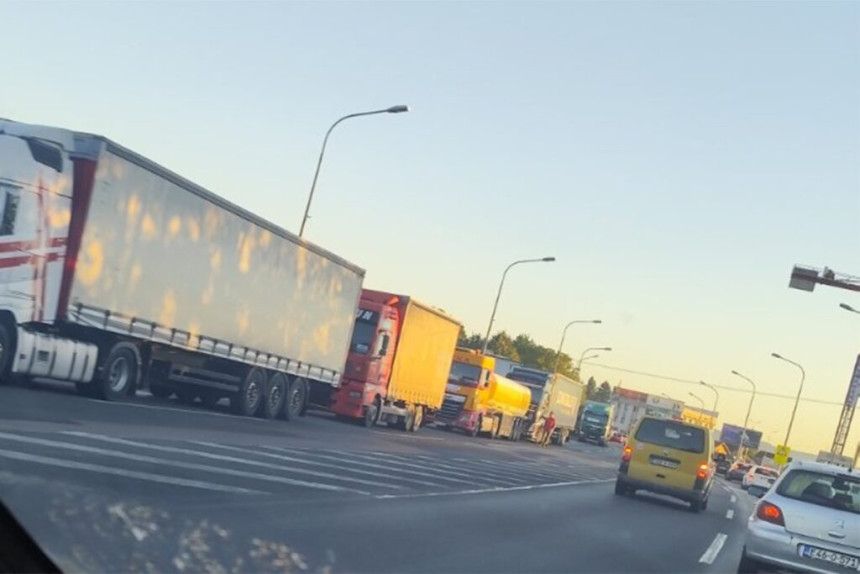 Hitno prekinuti blokade, nanosi se ogromna šteta!