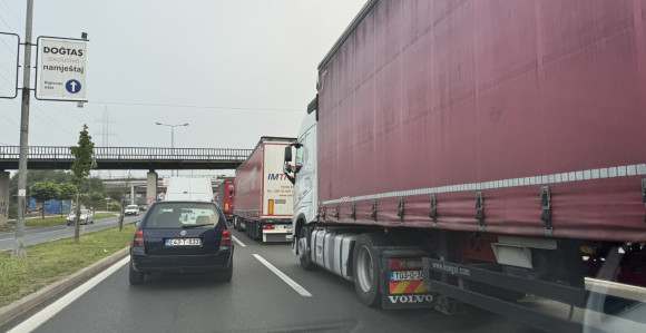 Протест превозника донио проблеме, штета може бити велика