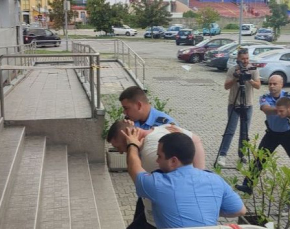 Одржано рочиште оцу и сину који су тукли полицајце