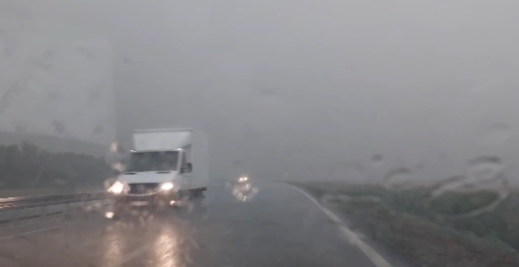 Olujno nevrijeme pogodilo više gradova u Srbiji