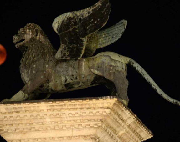 Krilati lav na Trgu Svetog Marka potiče iz Kine