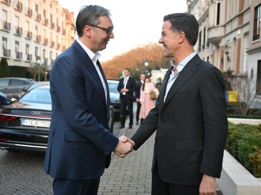 "Razgovaraću sa Ruteom zbog vojnog saveza HR i SLO"