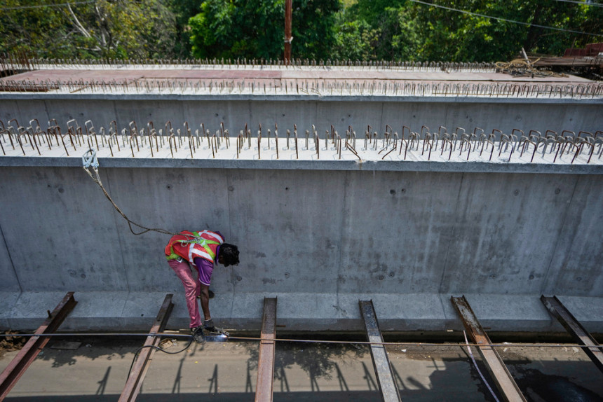 Radnik iz BiH pao u Sisku sa skele na gradilištu i poginuo