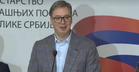 Vučić poručio: Stabilnost Srbije nećete ugroziti