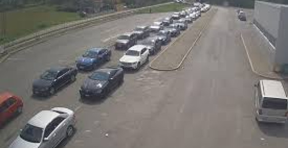 Duge kolone na 8 graničnih prelaza na izlazu prema HRV