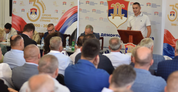 SDS bez predsjednika hoće na prijevremene izbore