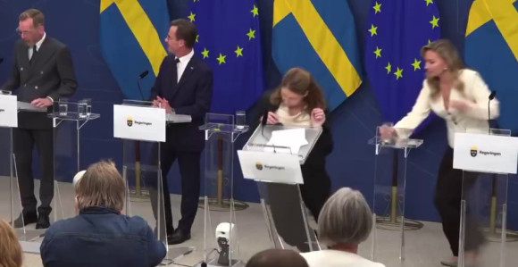 Švedska ministarka se srušila tokom konferencije za medije