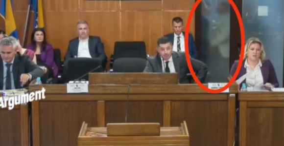 Fizički obračun poslanika SNSD-a i SP-a u Brčkom