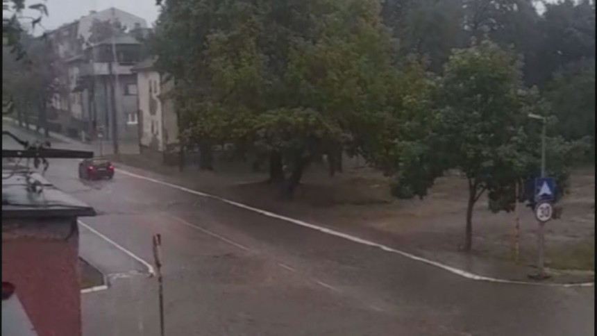 Претежно облачно и нестабилно вријеме са пљусковима