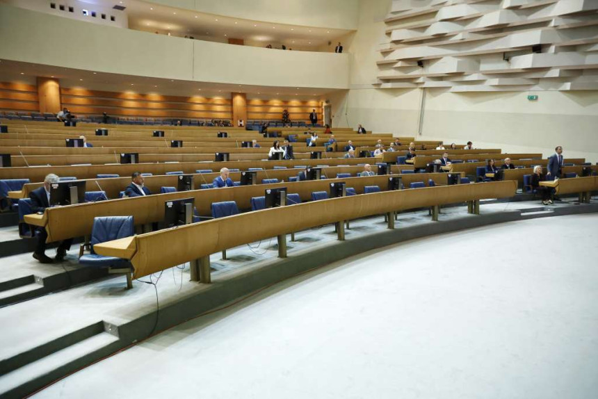 Parlament BiH jednoglasno osudio napad na Borenovića
