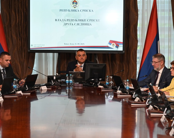 Влада забранила улазак Наташи Пирц Мусар и Тањи Фајон