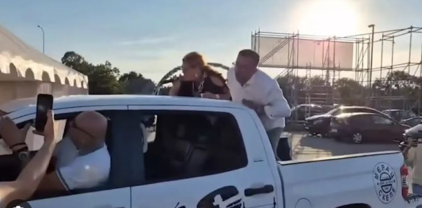 Ćanu na veselje dovezli u prikolici automobila (VIDEO)