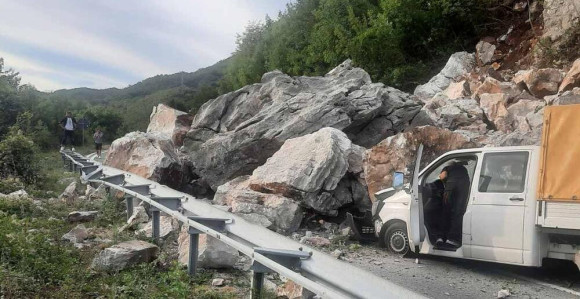 Odron na putu Budva-Cetinje: U toku čišćenje puta