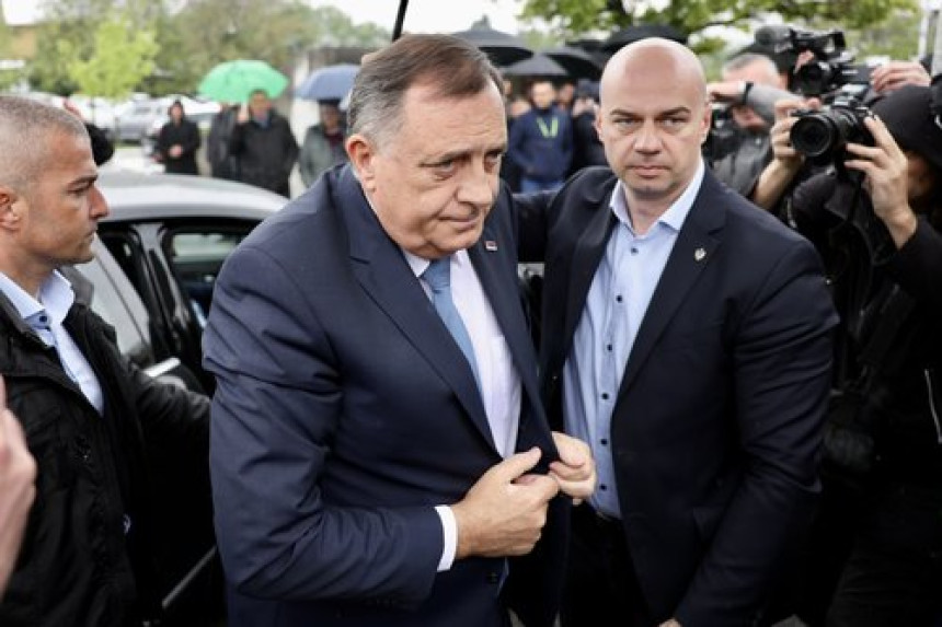 Većina imovine povezana sa Dodikom na drugim licima