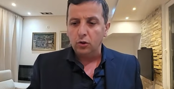 Ne zna čovjek da li bi se smijao od muke ili plakao od tuge