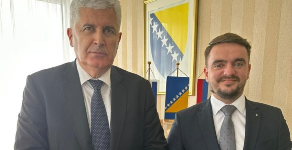 Ko vodi Srpsku, obmanjuje li režim svjesno srpski narod?!