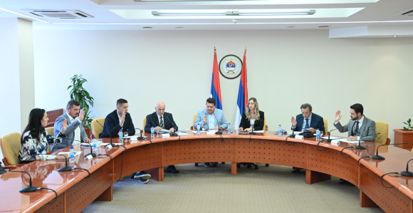 Odbor za ustavna pitanja utvrdio odgovor US RS