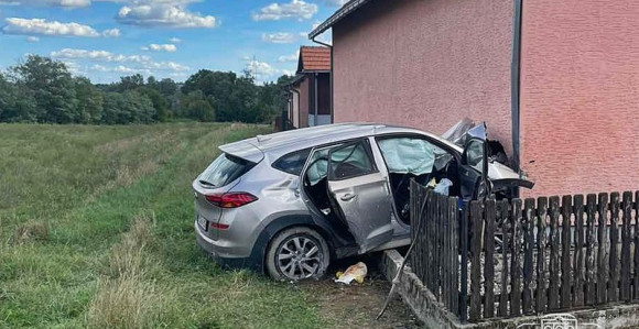 Teška saobraćajna nesreća u Bijeljini, poginuo vozač