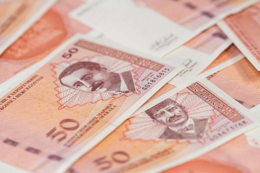 Prosječna mjesečna neto plata za juli iznosila 1.601KM