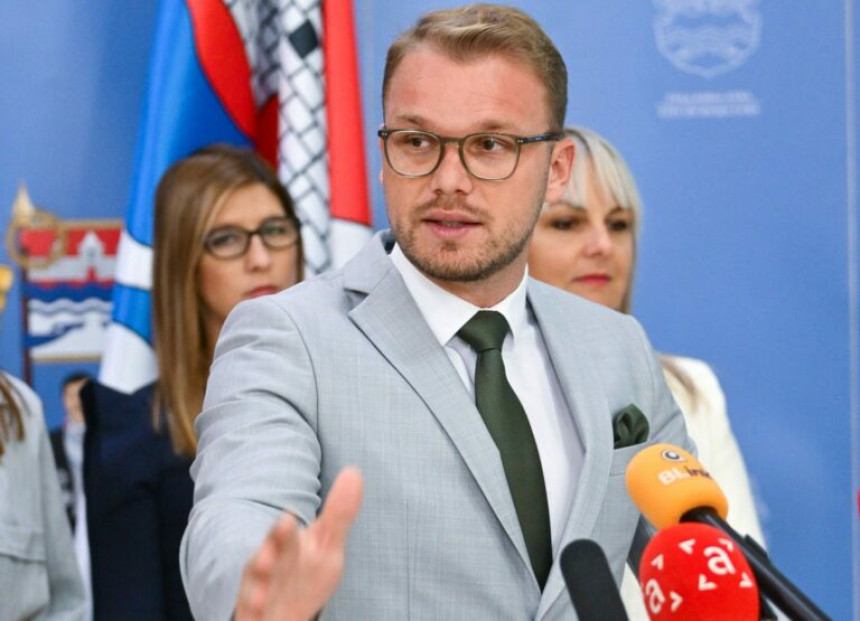 Станивуковић осудио позивање младих на СНСД журке