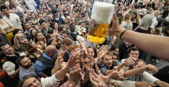 Počeo Oktoberfest: Cijene piva ove godine rekordne