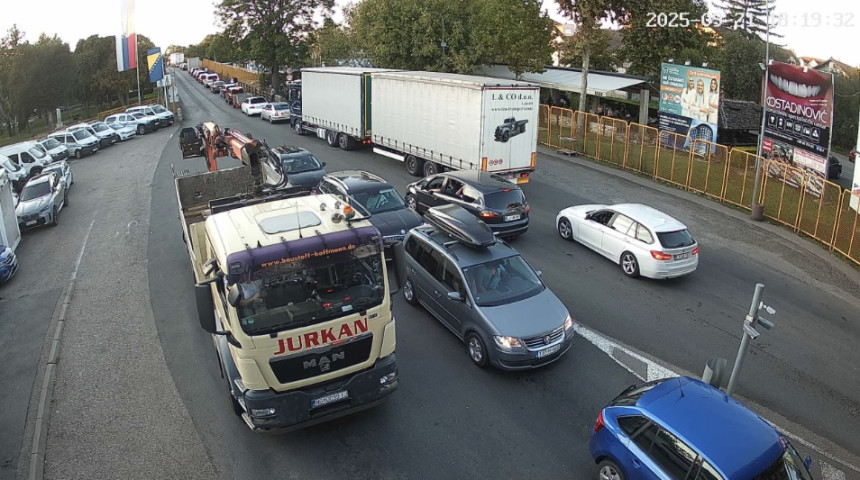 Strpljena: Gužve na izlazima iz BiH, granični prelazi puni