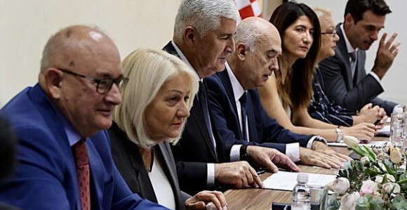 Vrhunac dominacije: HDZ na čelu države i oba entiteta