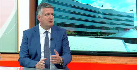 Politički udarac u dno: Sakriven pečat i tajna ovlašćenja