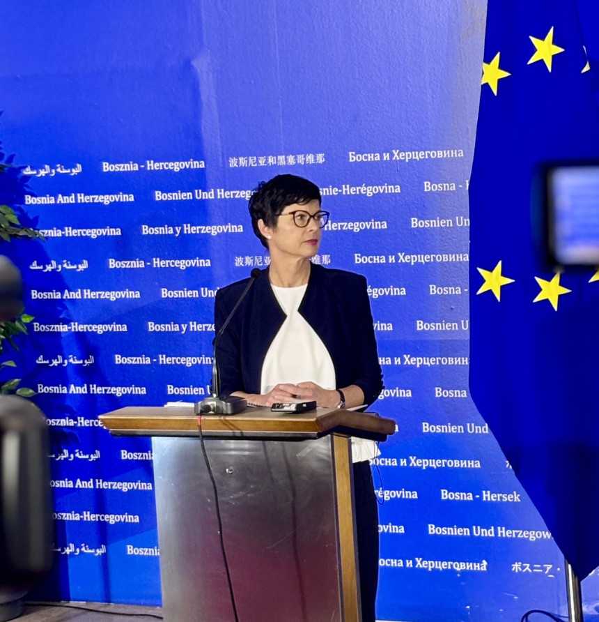 Уставни суд БиХ и ЦИК и све њихове одлуке се морају поштовати