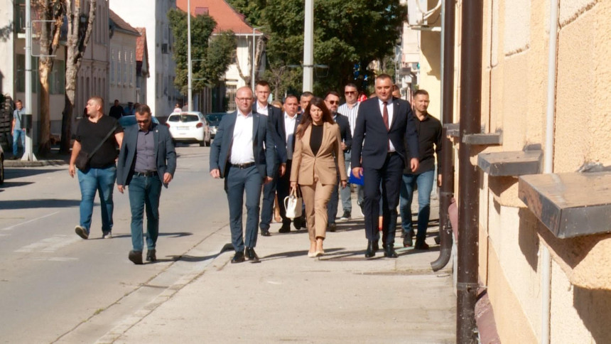 Minićeva vlada radi po notama poznatog dirigenta