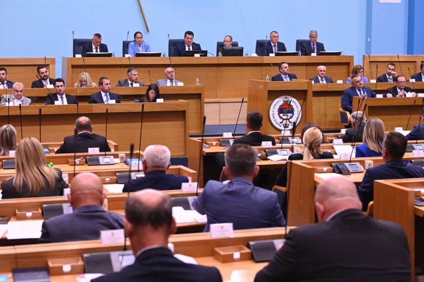 SNSD i njihovi sateliti u NSRS odlučili da idu na izbore! Dodik više nije predsjednik!