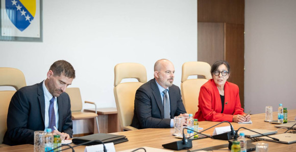 Ginkel u ambasadi SAD okuplja domaće i strane zvaničnike